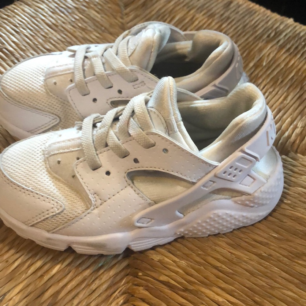 Nike Huaraches size 9 boys/girls